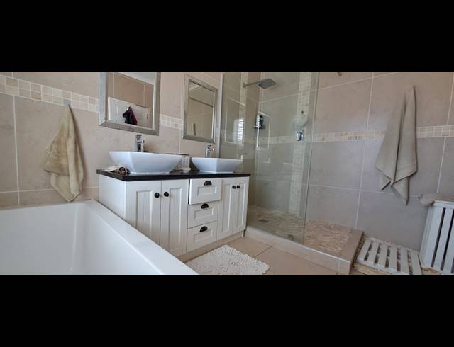 3 BEDROOM HOUSE FOR SALE IN PORT OWEN